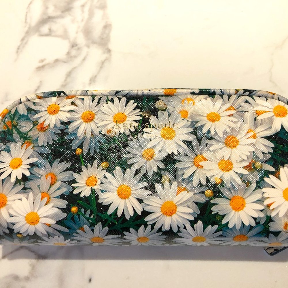 Kate Spade Daisy make-up bag